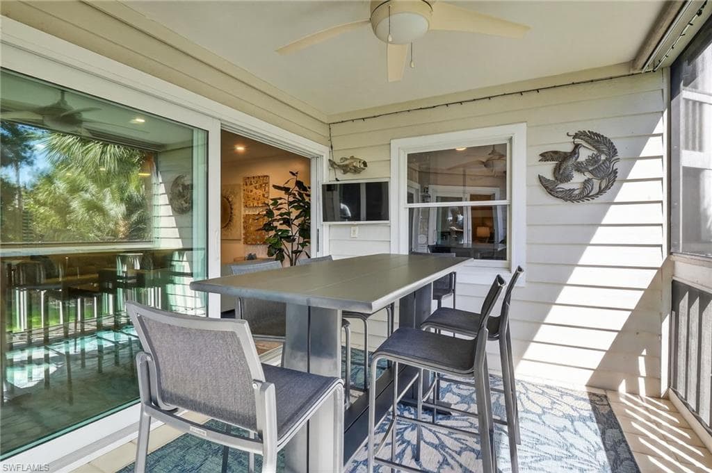 636 Wiggins Bay Dr 636, Naples, FL 34110-18