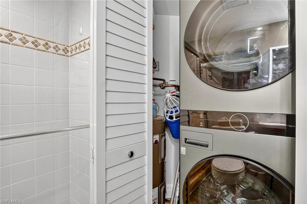 636 Wiggins Bay Dr 636, Naples, FL 34110-27