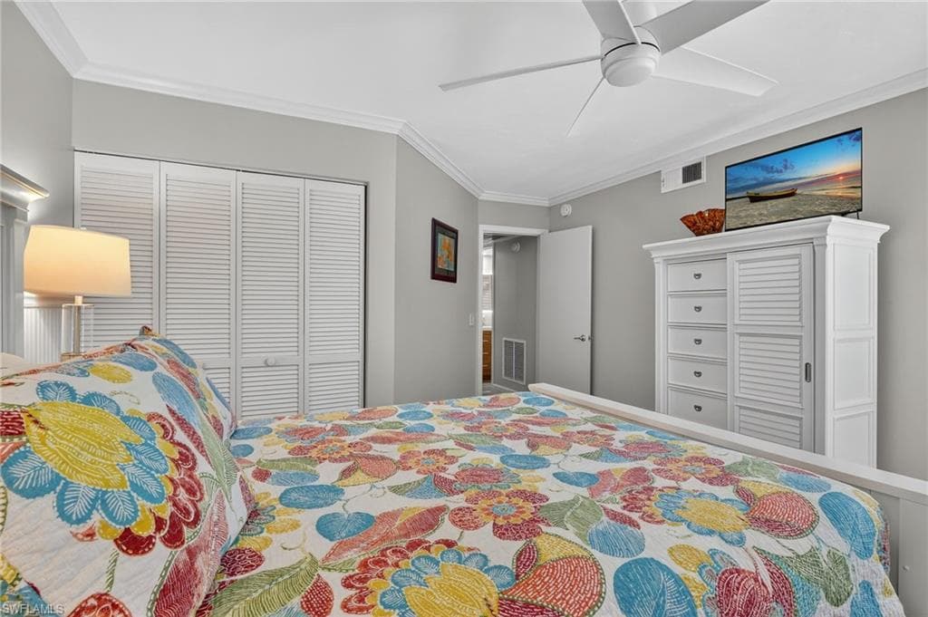 636 Wiggins Bay Dr 636, Naples, FL 34110-29