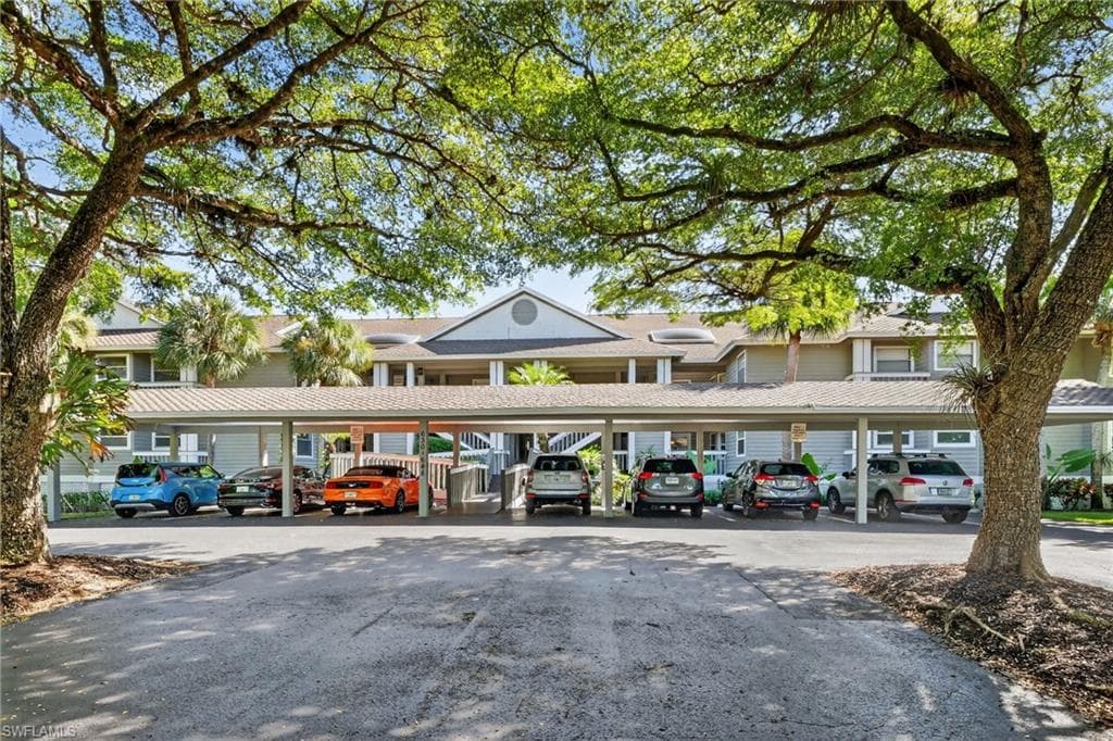 636 Wiggins Bay Dr 636, Naples, FL 34110-32