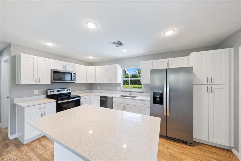 4810 Duera Mae Dr, Fort Myers, FL 33908-2