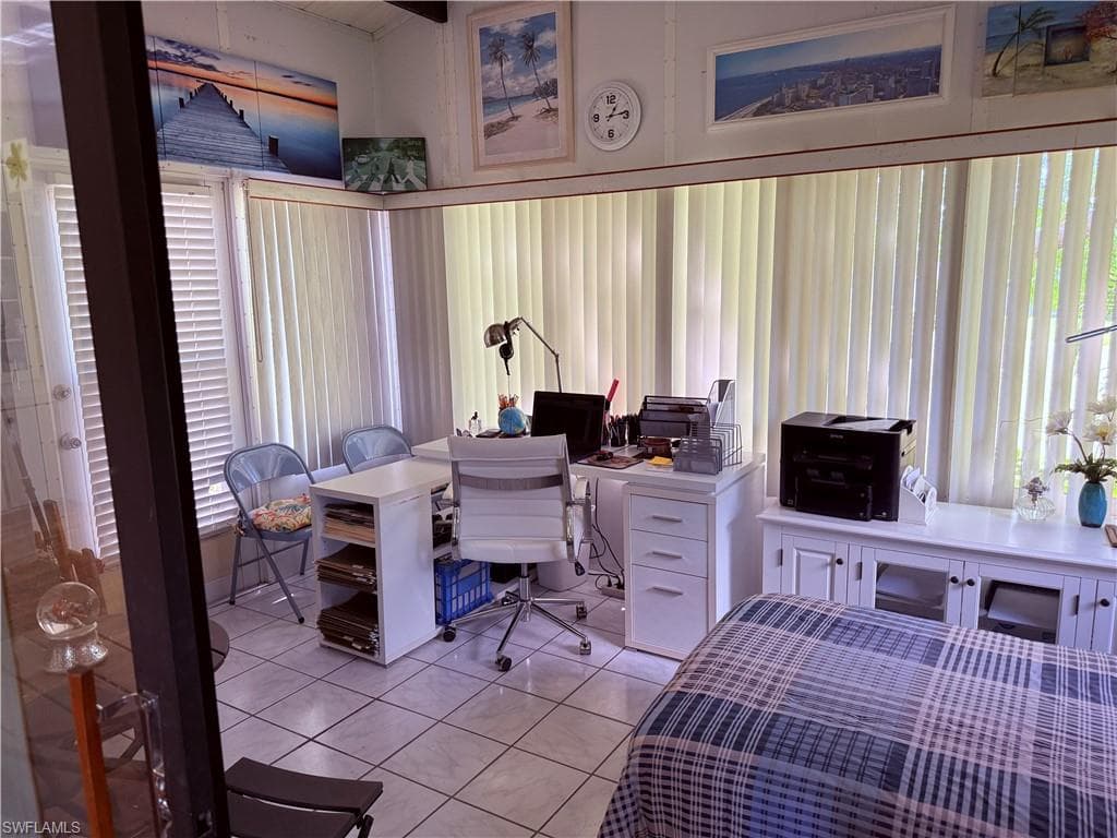 621 Charlemagne Blvd, Naples, FL 34112-13