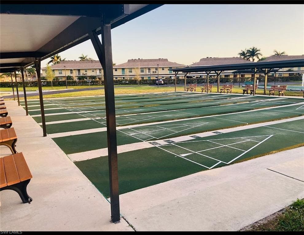 621 Charlemagne Blvd, Naples, FL 34112-21