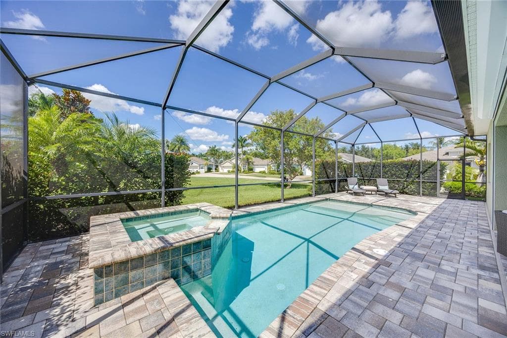 14878 Windward Ln, Naples, FL 34114-37