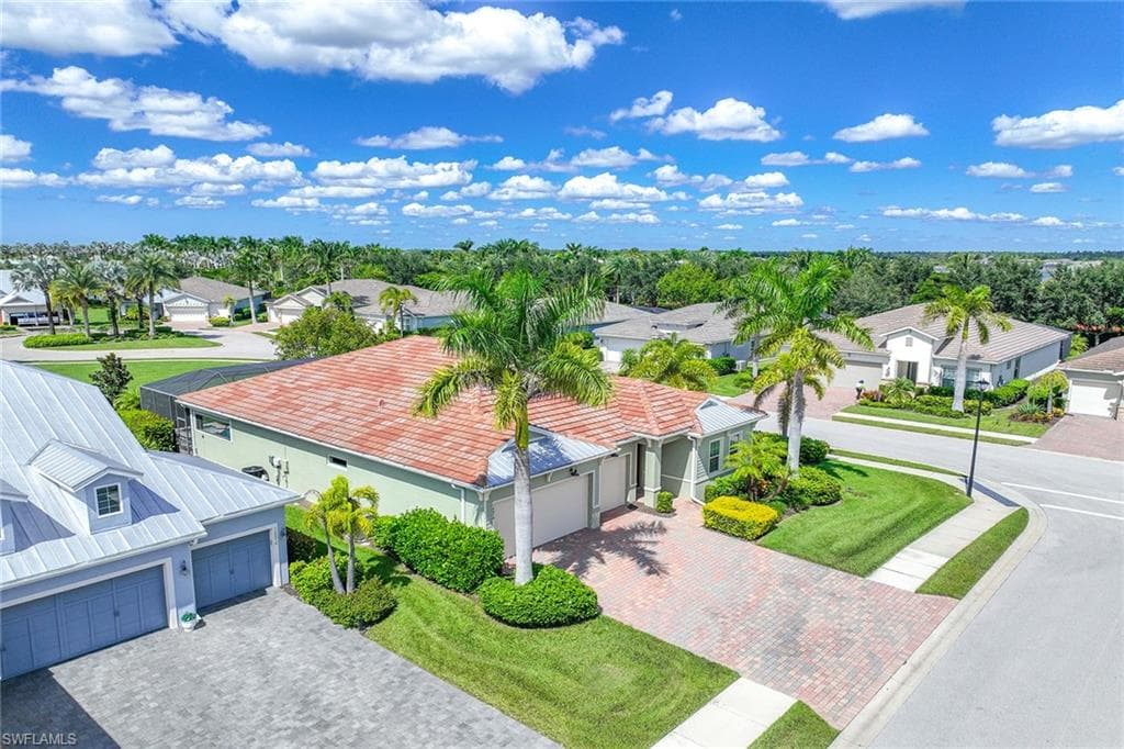 14878 Windward Ln, Naples, FL 34114-5