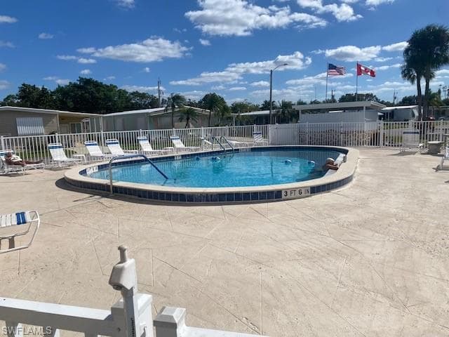 2727 Indianwood Dr, North Fort Myers, FL 33917-40