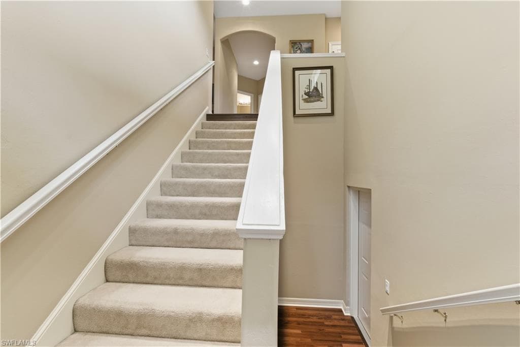8390 Big Acorn Cir 11c, Naples, FL 34119-8