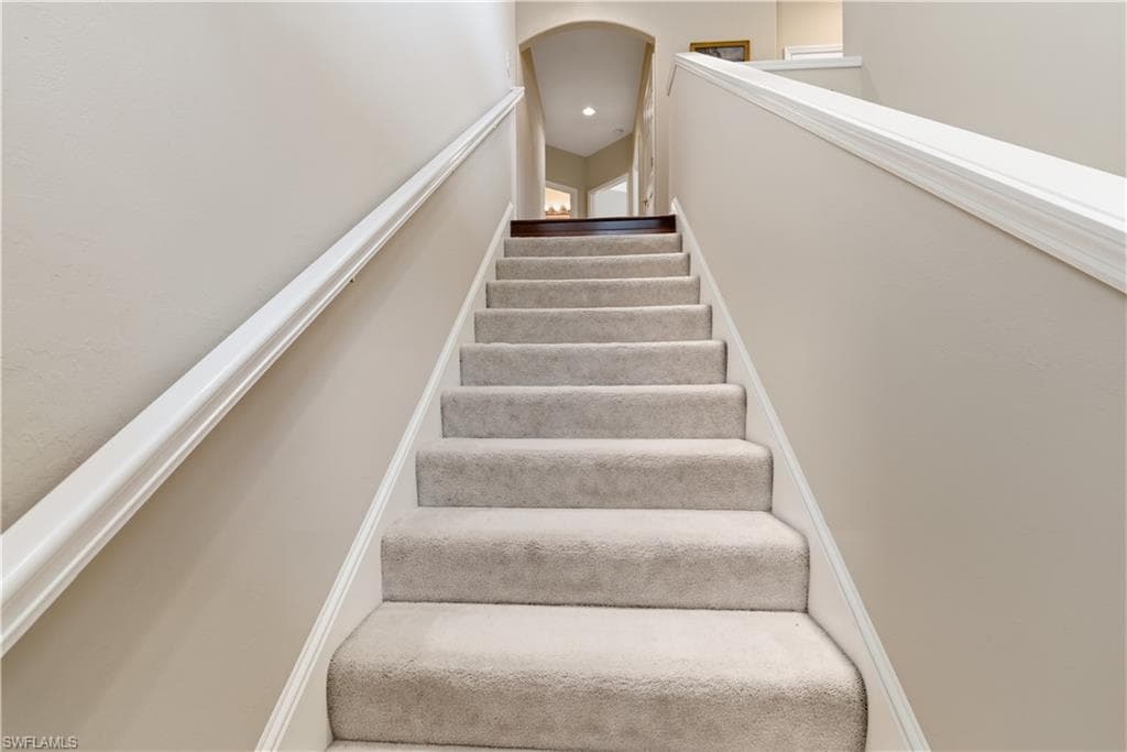 8390 Big Acorn Cir 11c, Naples, FL 34119-9