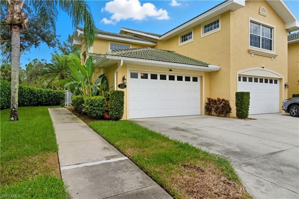 8390 Big Acorn Cir 11c, Naples, FL 34119-1