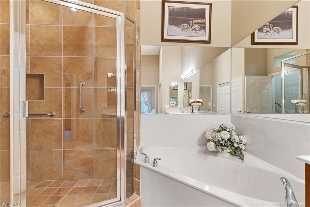 8390 Big Acorn Cir 11c, Naples, FL 34119-37