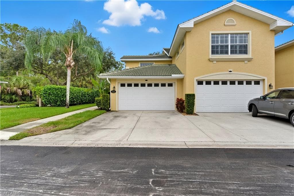 8390 Big Acorn Cir 11c, Naples, FL 34119-2