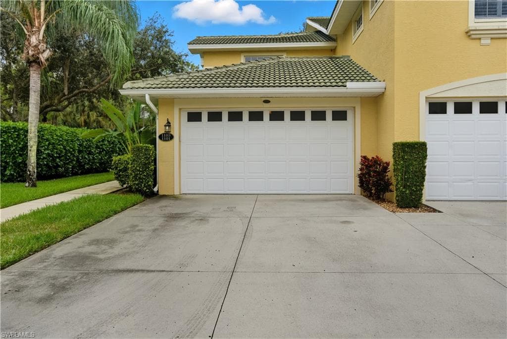 8390 Big Acorn Cir 11c, Naples, FL 34119-3