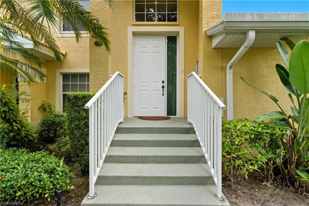 8390 Big Acorn Cir 11c, Naples, FL 34119-5