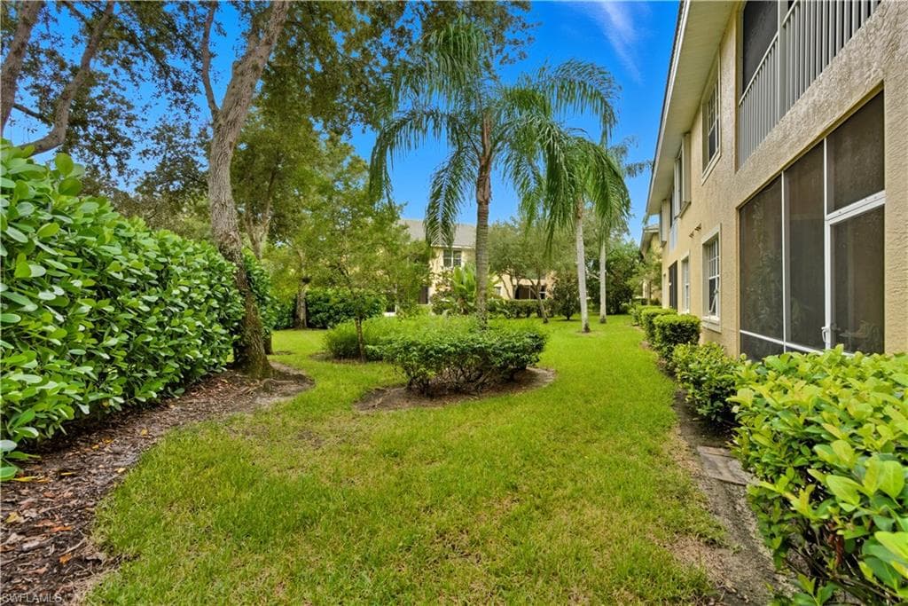 8390 Big Acorn Cir 11c, Naples, FL 34119-7