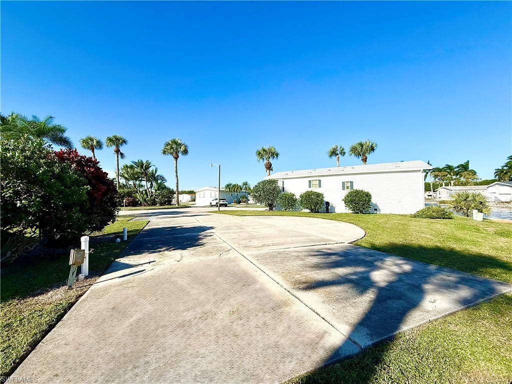 351 Bobcat Run, Naples, FL 34114-6
