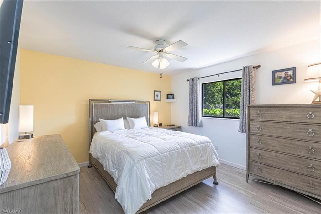 124 Versailles Cir, Naples, FL 34112-16