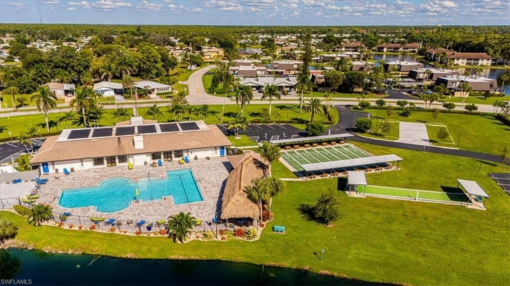 124 Versailles Cir, Naples, FL 34112-21
