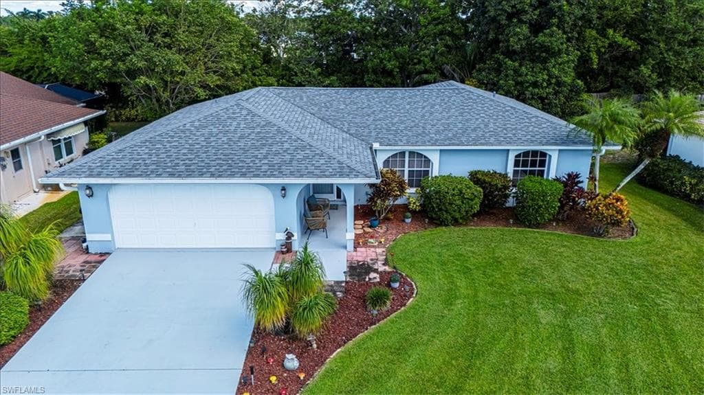 124 Versailles Cir, Naples, FL 34112-3