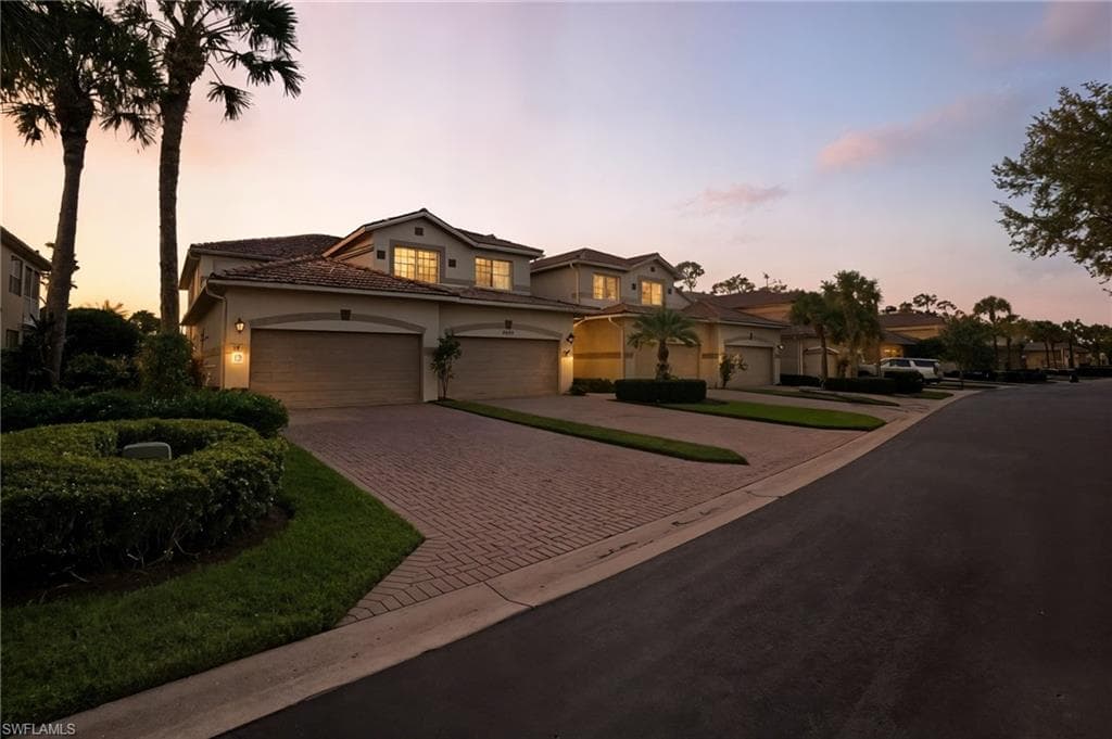 3904 Forest Glen Blvd 7-101, Naples, FL 34114-3