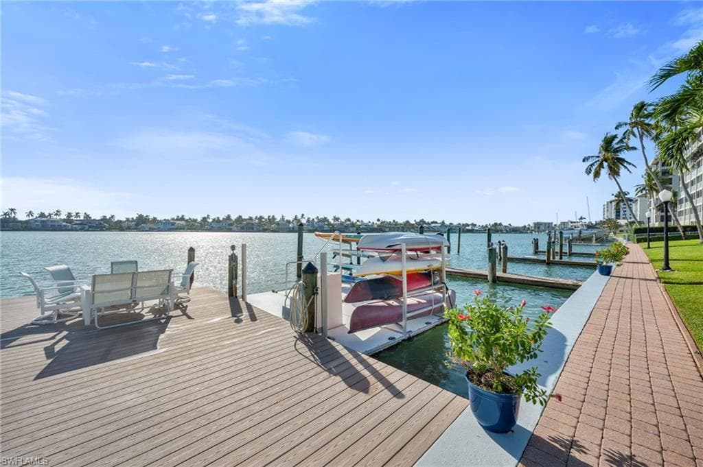 2800 Gulf Shore Blvd N 101, Naples, FL 34103-10