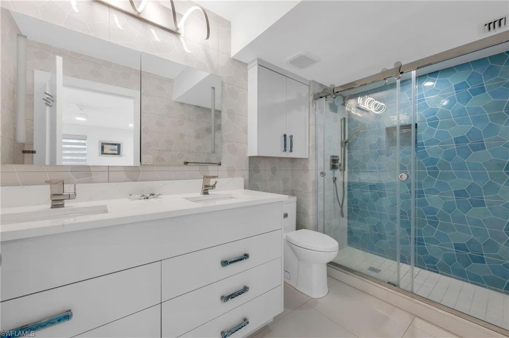 2800 Gulf Shore Blvd N 101, Naples, FL 34103-13