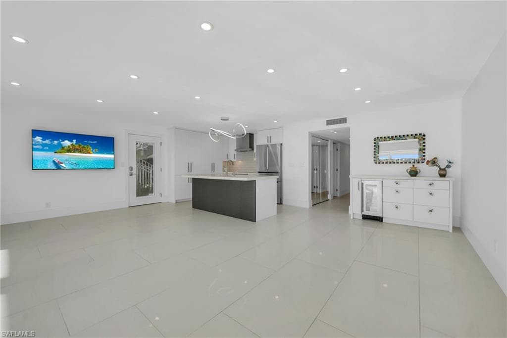 2800 Gulf Shore Blvd N 101, Naples, FL 34103-5