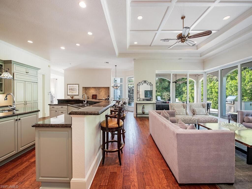 155 20th Ave S, Naples, FL 34102-9