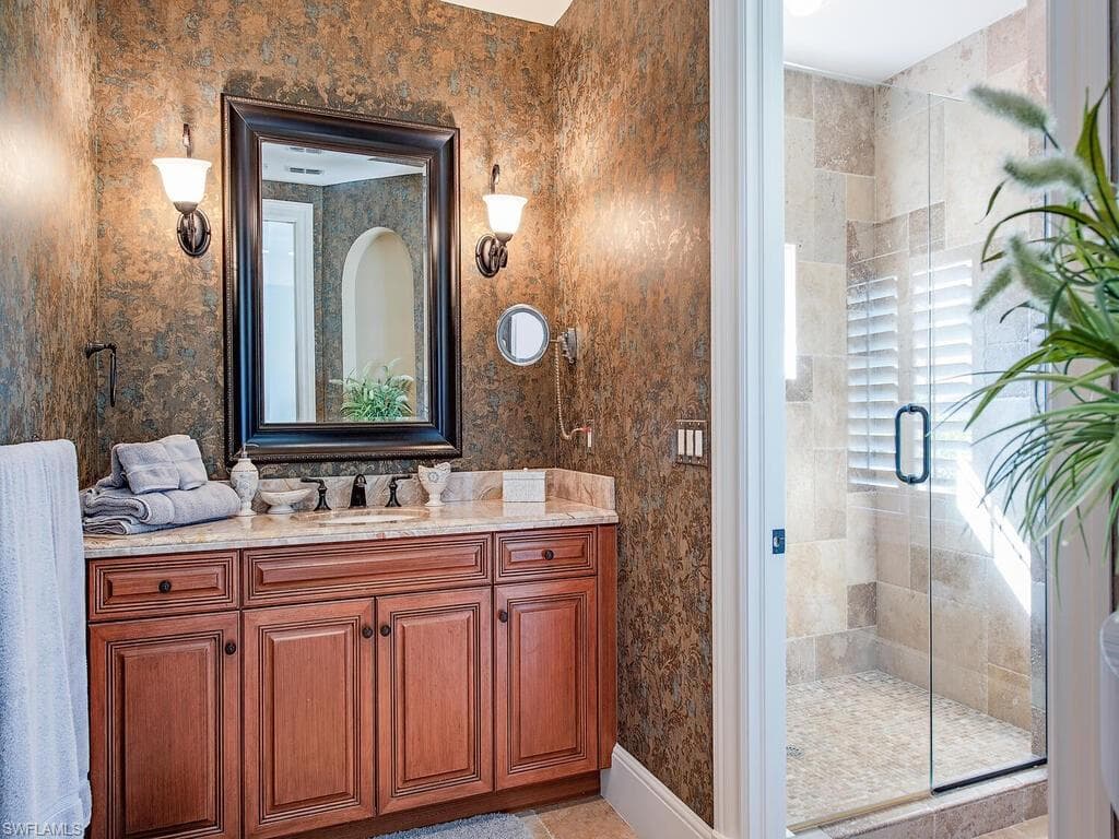 155 20th Ave S, Naples, FL 34102-17