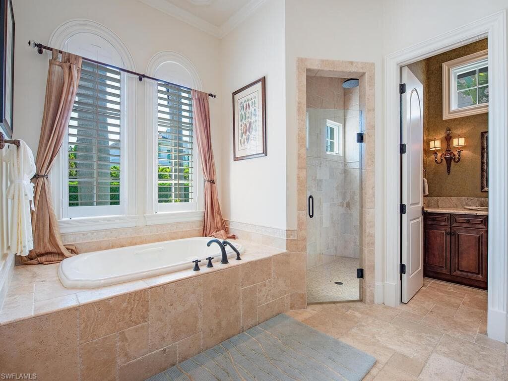 155 20th Ave S, Naples, FL 34102-21