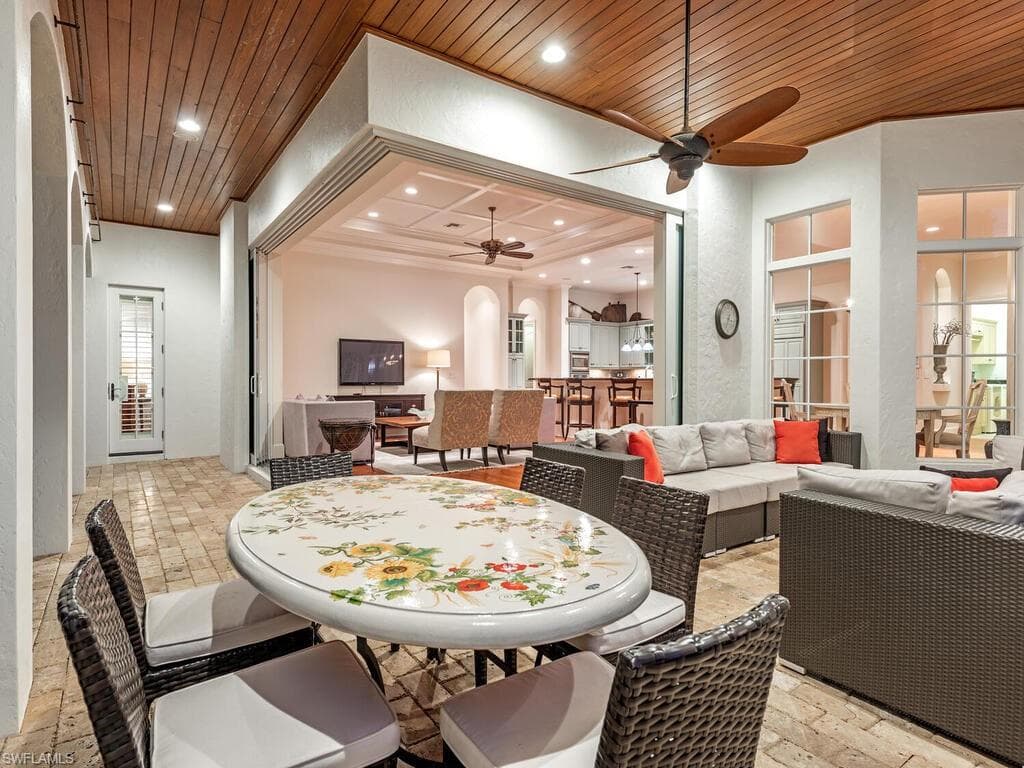 155 20th Ave S, Naples, FL 34102-28