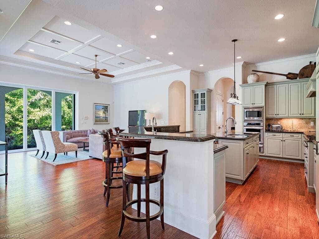 155 20th Ave S, Naples, FL 34102-7