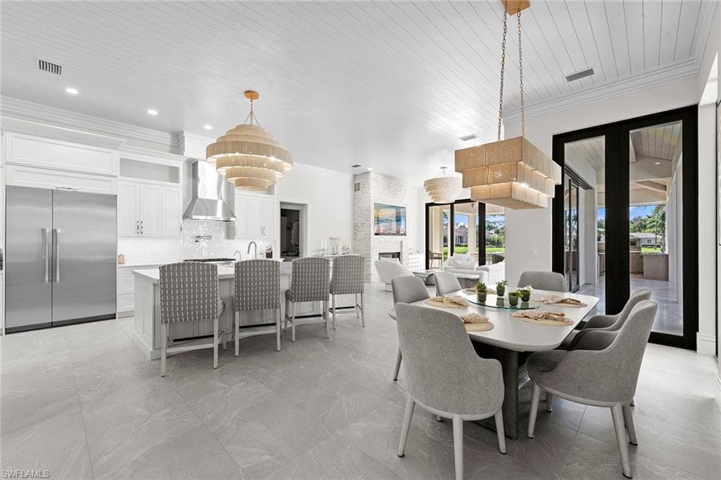 6536 Highcroft Dr, Naples, FL 34119-10