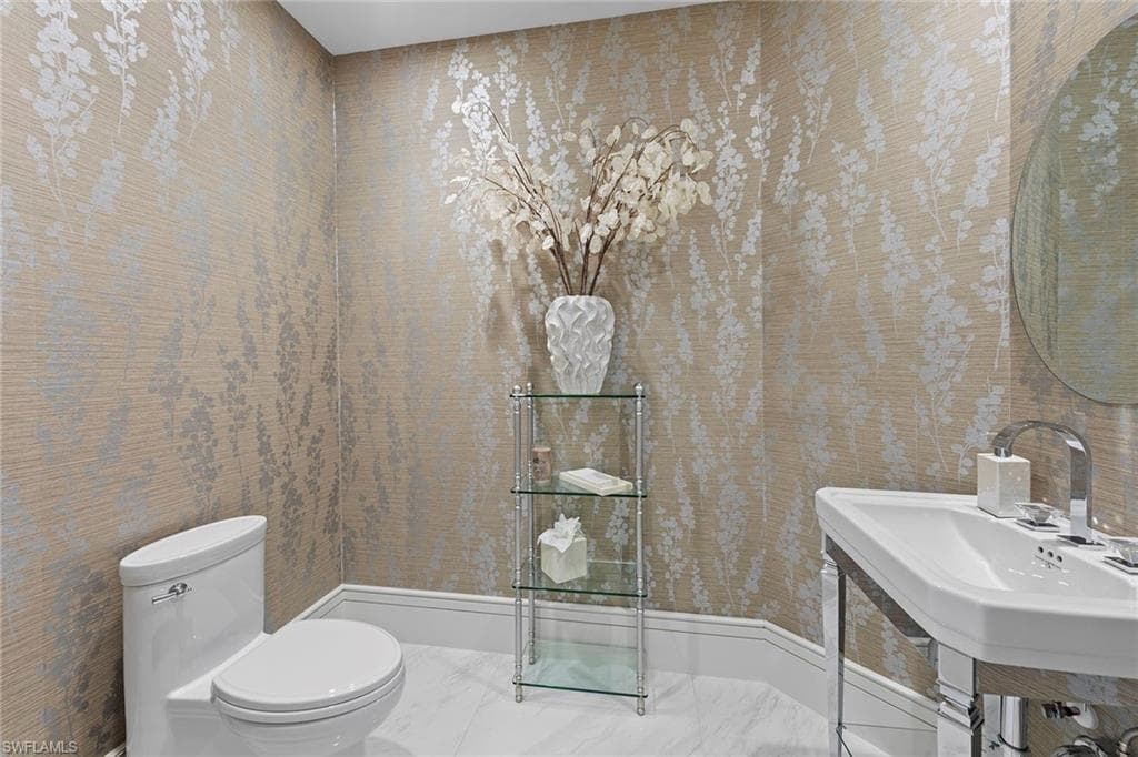 6536 Highcroft Dr, Naples, FL 34119-18