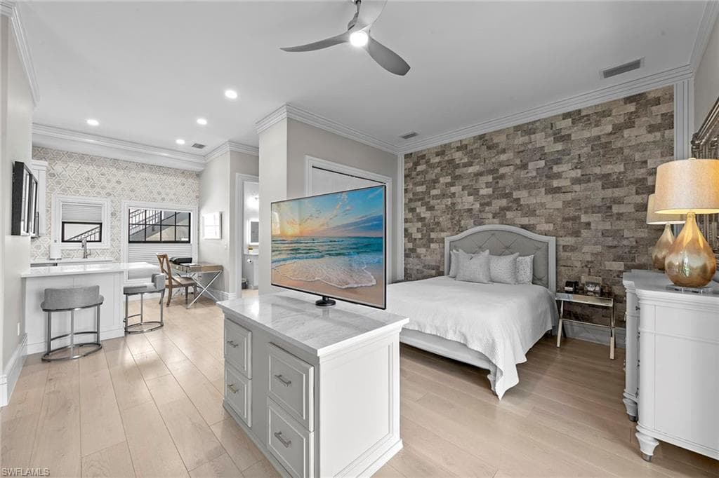 6536 Highcroft Dr, Naples, FL 34119-27