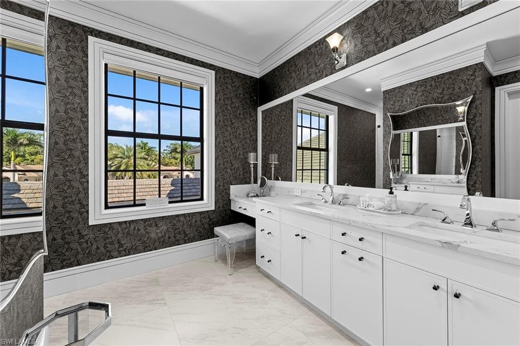 6536 Highcroft Dr, Naples, FL 34119-30