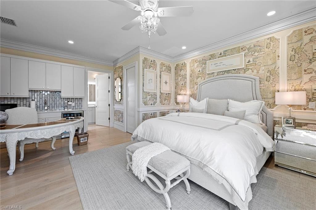 6536 Highcroft Dr, Naples, FL 34119-31