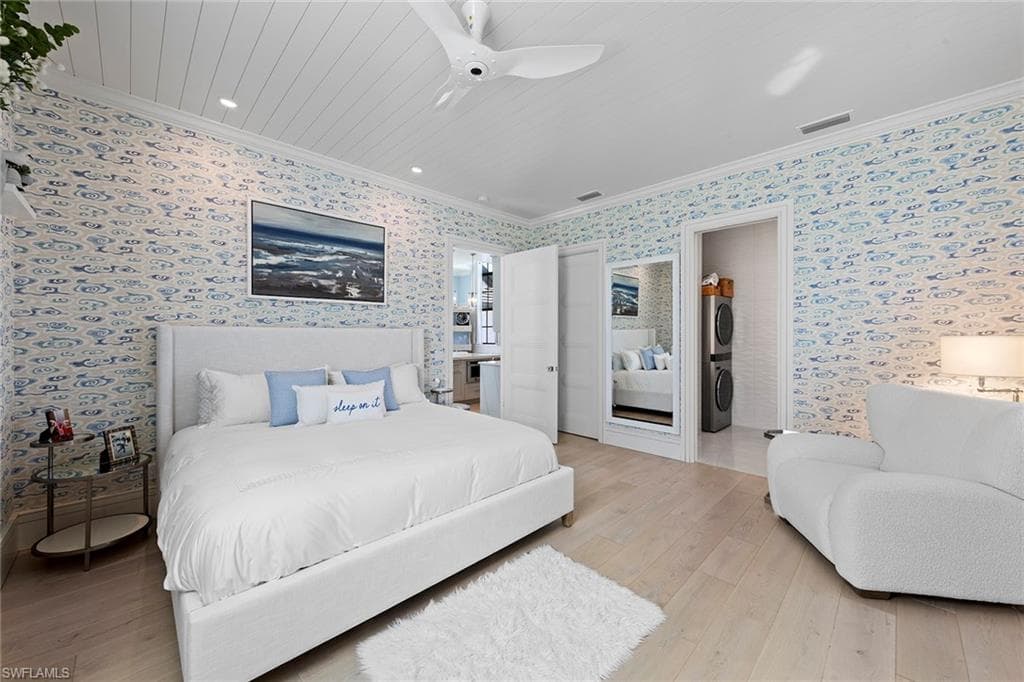 6536 Highcroft Dr, Naples, FL 34119-37