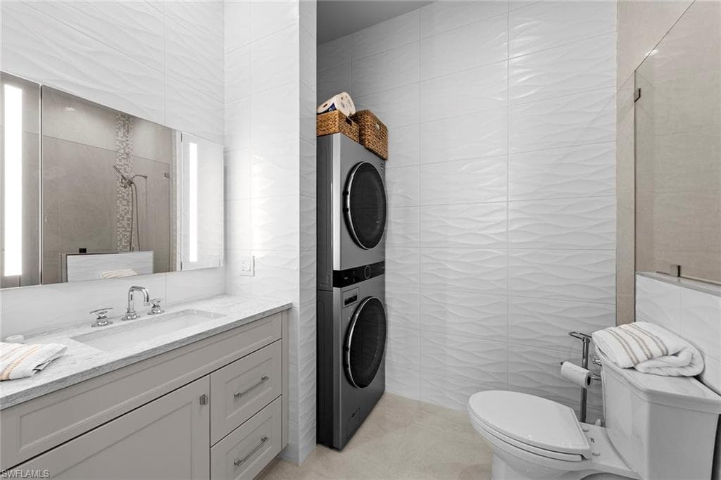 6536 Highcroft Dr, Naples, FL 34119-38