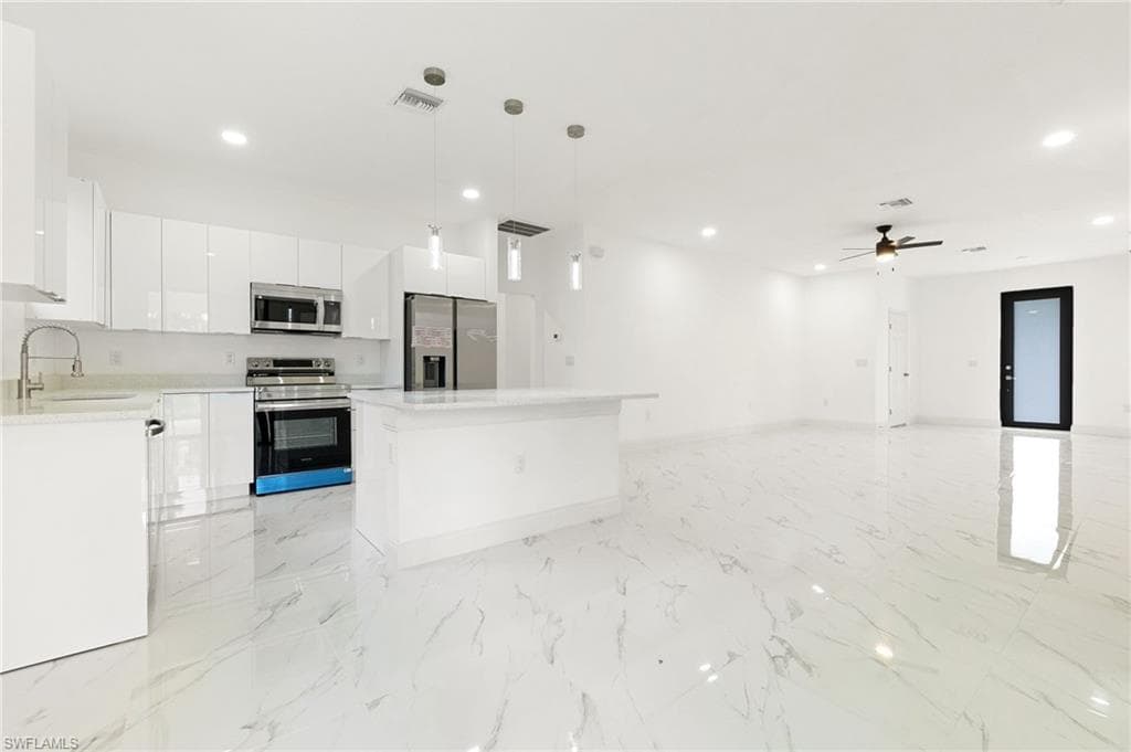 2803 13th St, Lehigh Acres, FL 33972-1