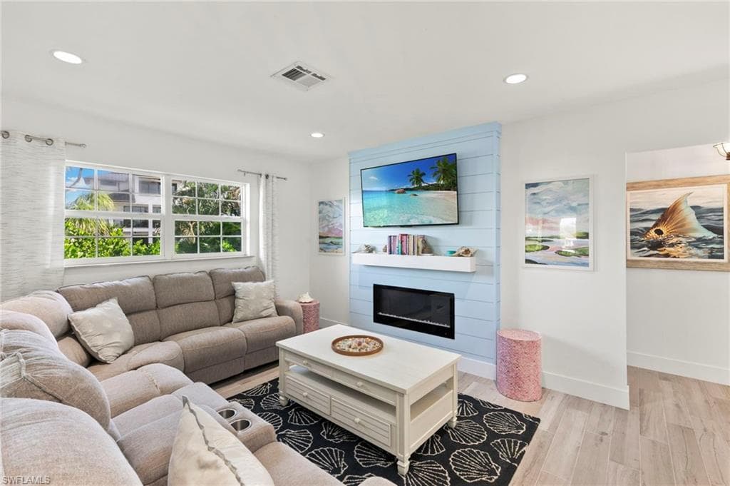 101 San Salvador St, Naples, FL 34113-4