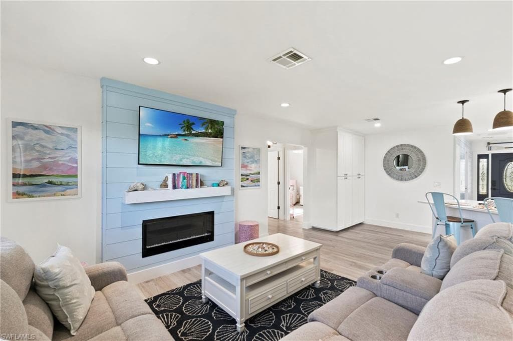 101 San Salvador St, Naples, FL 34113-5