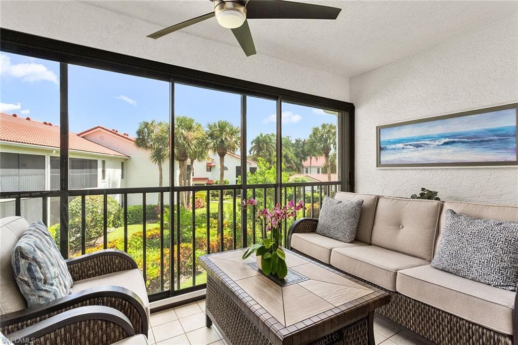 569 Serendipity Dr 569, Naples, FL 34108-9
