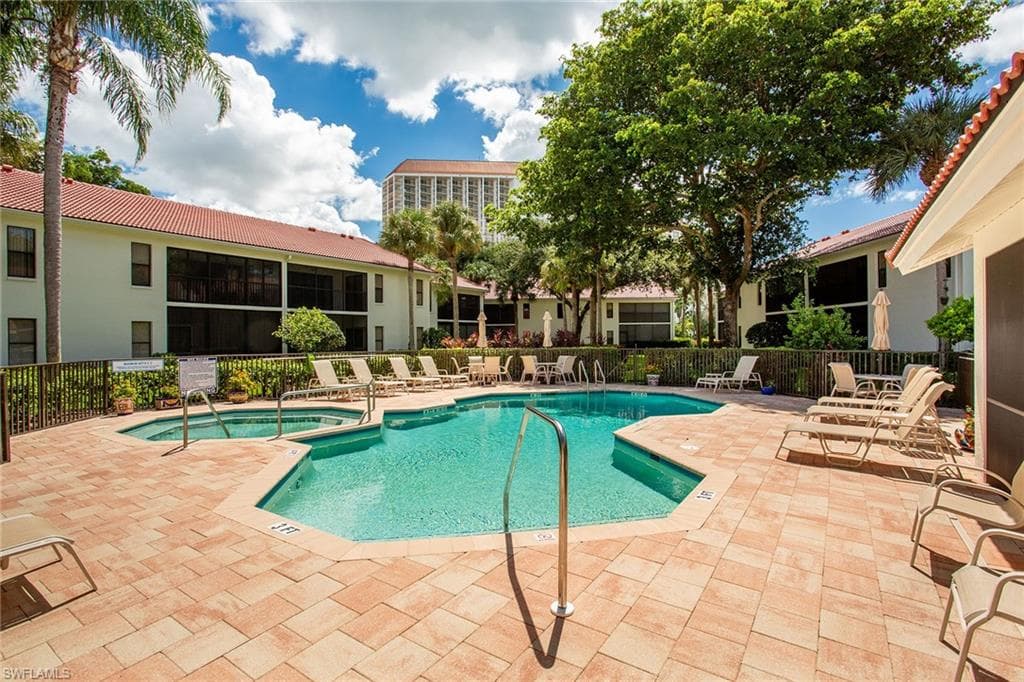 569 Serendipity Dr 569, Naples, FL 34108-16