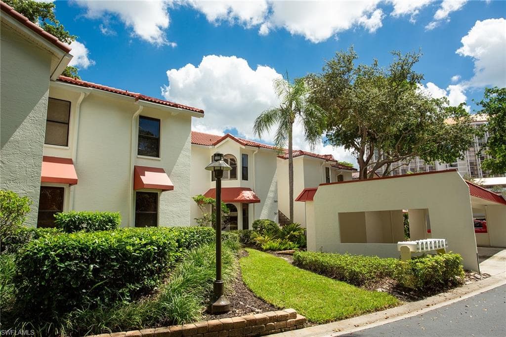 569 Serendipity Dr 569, Naples, FL 34108-25