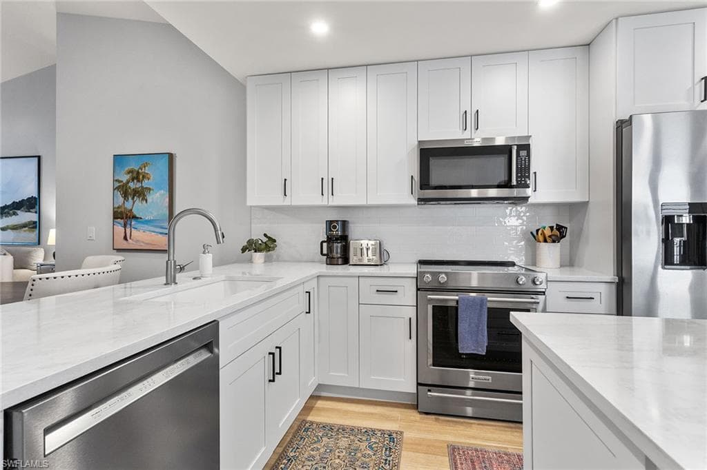 569 Serendipity Dr 569, Naples, FL 34108-5