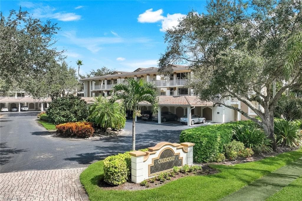 6030 Chardonnay Ln 203, Naples, FL 34119-28