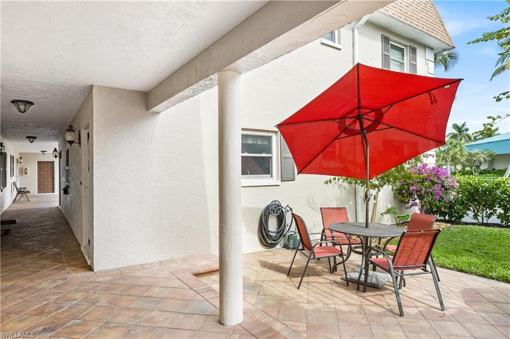 940 3rd St S 204, Naples, FL 34102-18