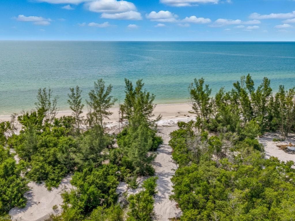 11799 Keewaydin, Naples, FL 34113-14