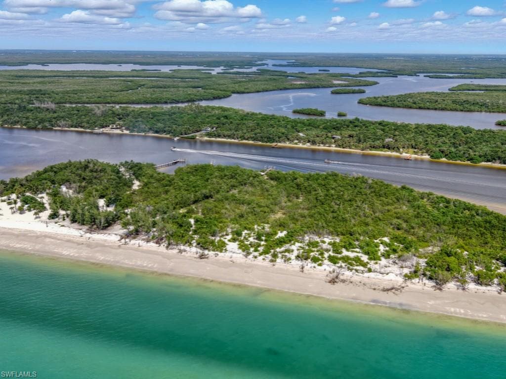 11799 Keewaydin, Naples, FL 34113-16