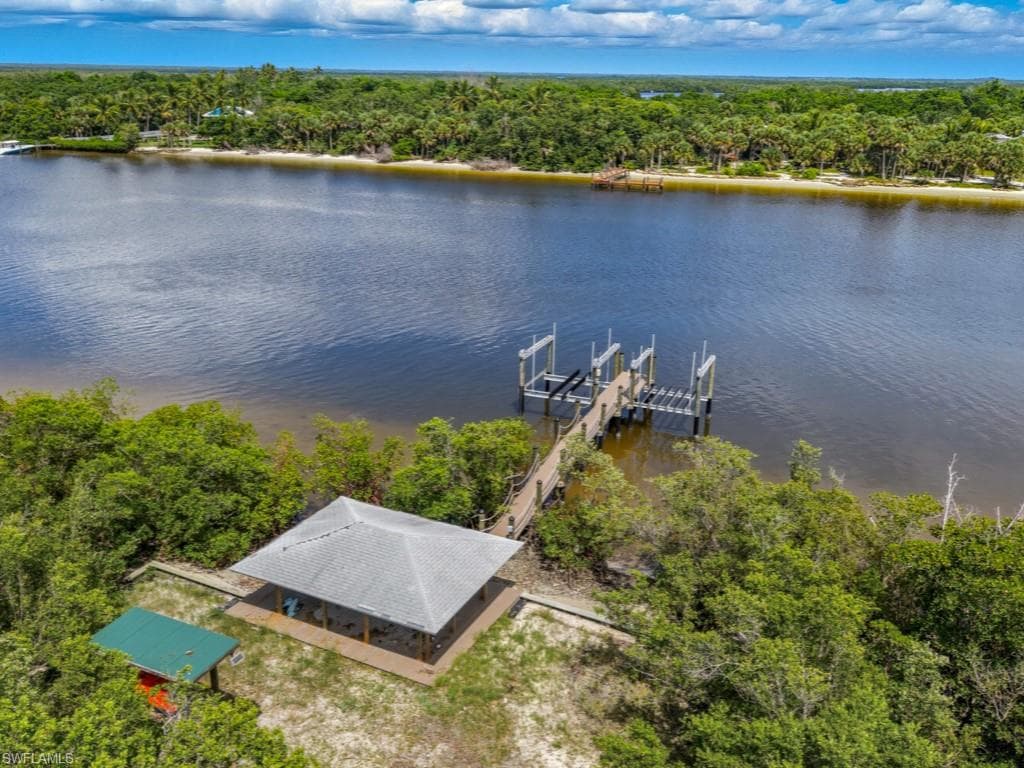 11799 Keewaydin, Naples, FL 34113-6